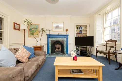 JOIVY Gorgeous 2-bed flat near Edinburgh Castle