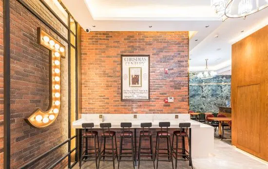 James Joyce Coffetel Hotel (Chaoyang High-speed Railway Station Qingnian Road Subway Station)