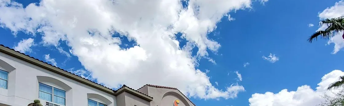 Comfort Inn & Suites Tempe Phoenix Sky Harbor Airport