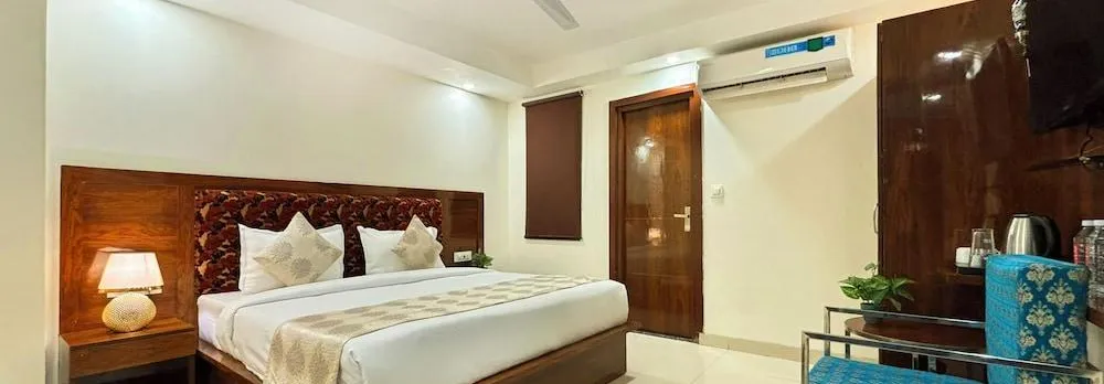 Hotel E Suites