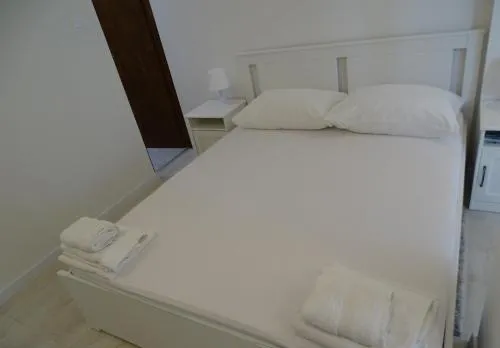 Job studio apartments