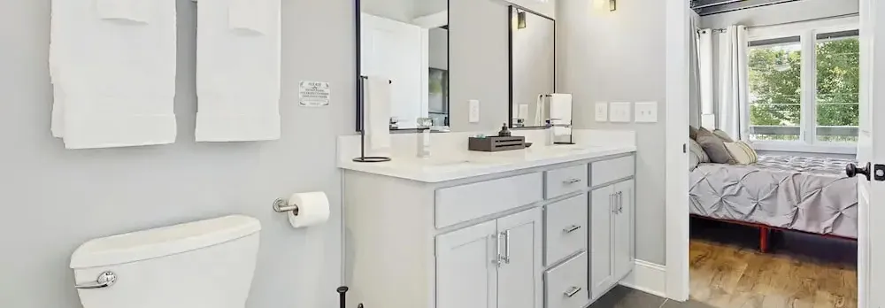 Walkable Gem! Dtwn Chattanooga Base w/ Balcony