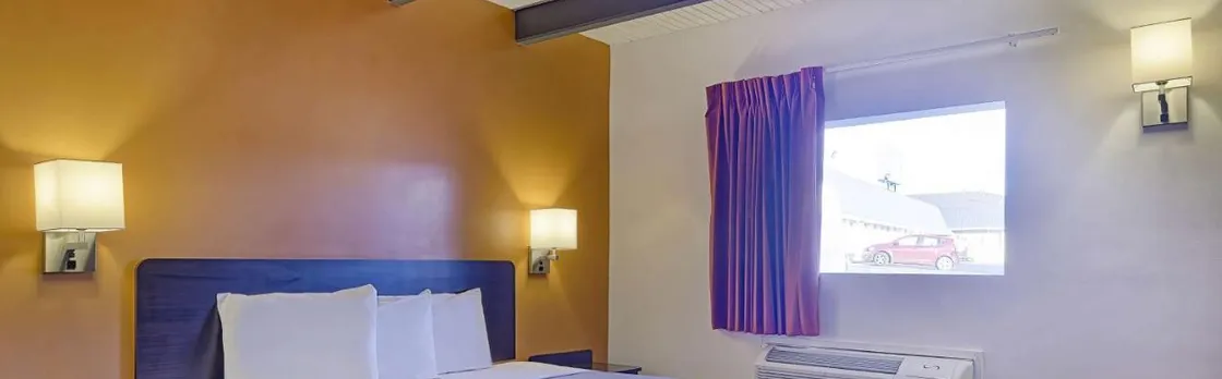 Motel 6 Sullivan