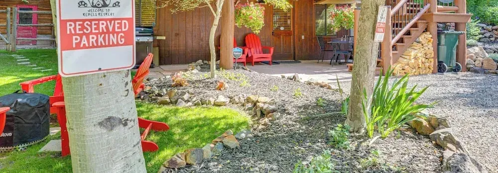 Cozy Ouray Apartment, Steps to Riverwalk Trail!