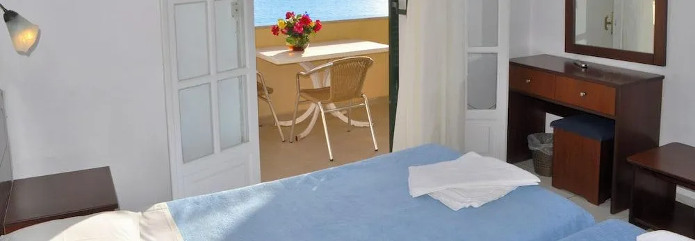 Apartments with Pool "Maria" on Agios Gordios Beach