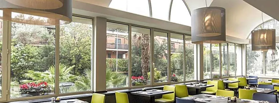 Mercure Roma West