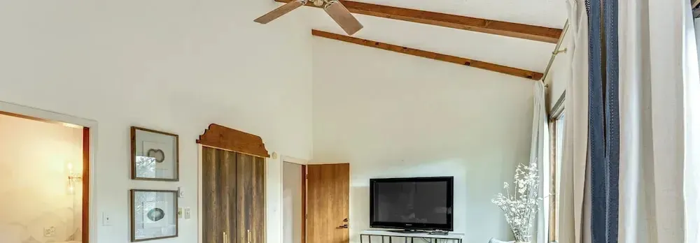 Luxury Home w/ Hot Tub & Mtn Views in Angel Fire!