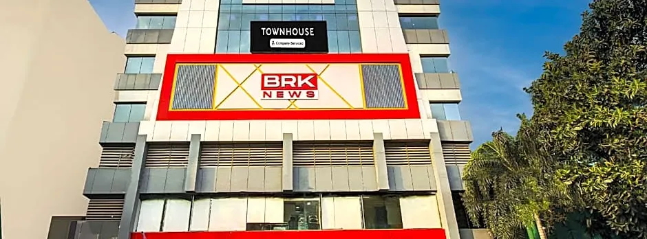 Super Townhouse RCC Hotel Banjara Hills