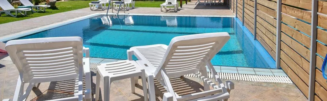 Mariza's Beachfront Apartment with Swimming Pool
