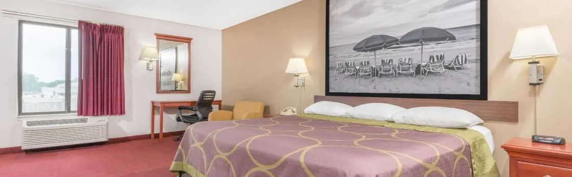 Super 8 by Wyndham Vincennes