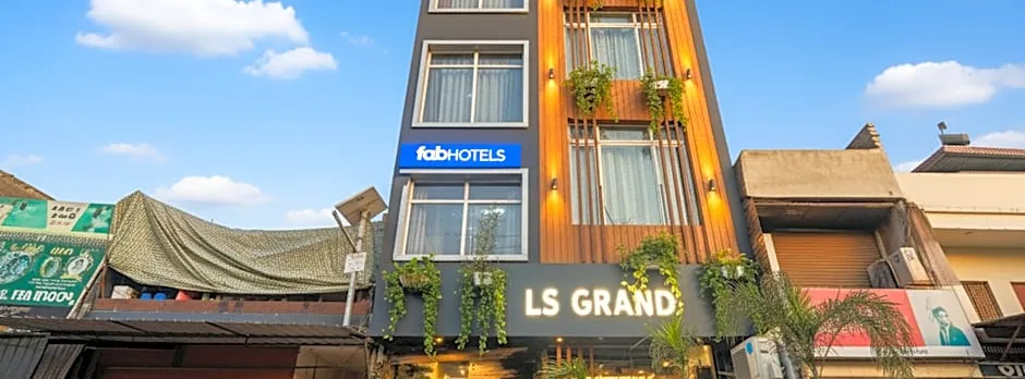 FabHotel LS Grand - Banaras Railway Station