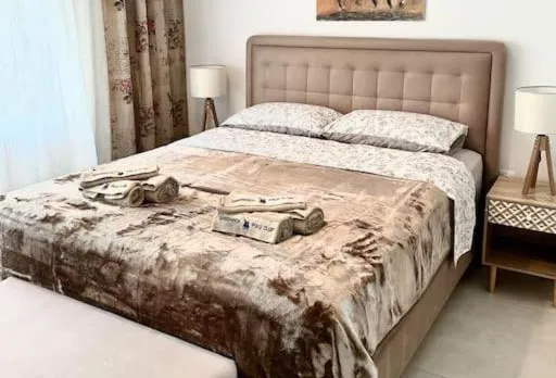 The Lux Apartment Vol.2