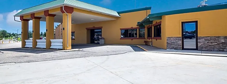 Badlands Inn & Suites