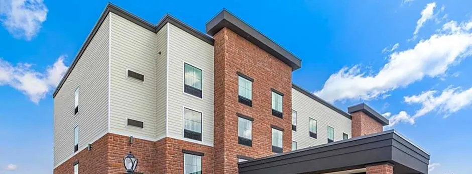Cobblestone Hotel & Suites - De Pere