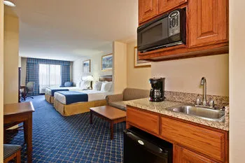 Holiday Inn Express Hotel & Suites Paragould