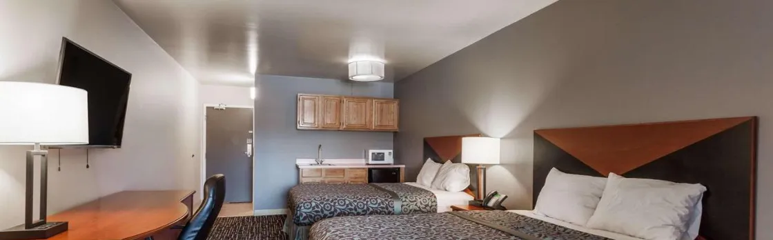 Days Inn & Suites by Wyndham Lancaster Amish Country