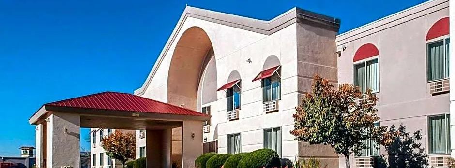 Quality Inn & Suites Farmington