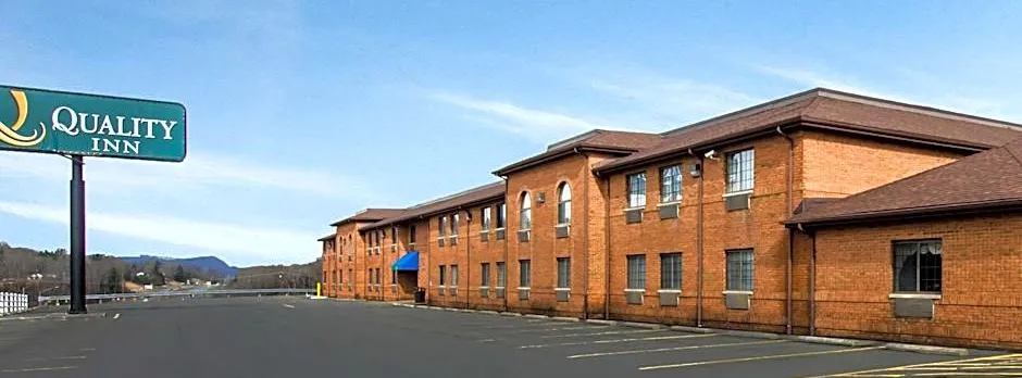 Quality Inn Summersville - New River Area