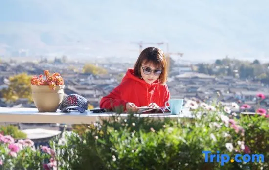 Leisure YueGuLou Inn