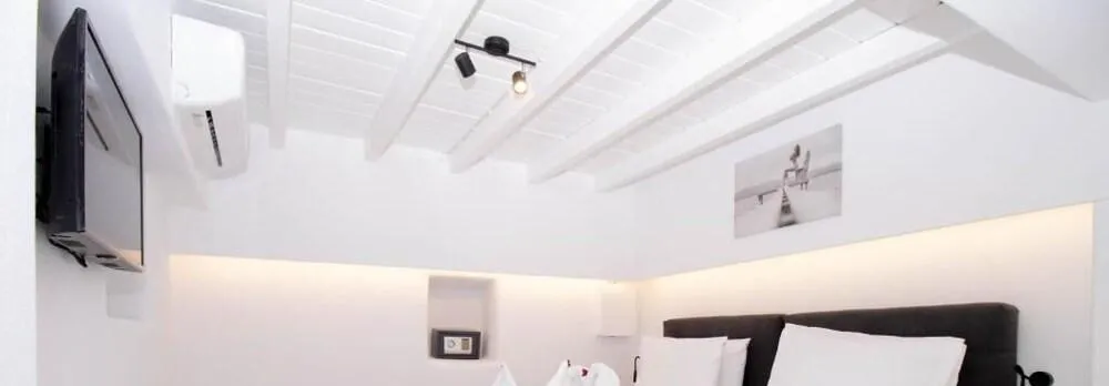Capri Downtown Rooms