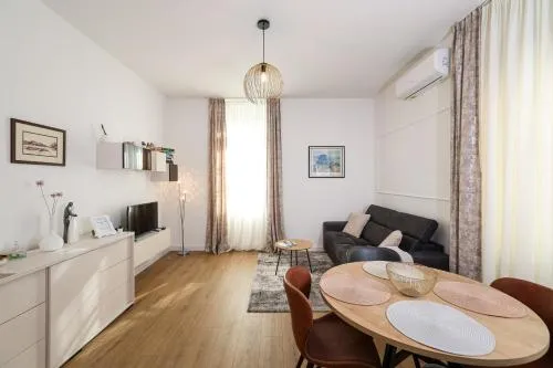 Bay View Apartment