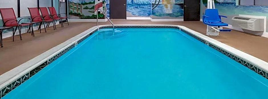 Super 8 by Wyndham Victoria/North/Mall Area