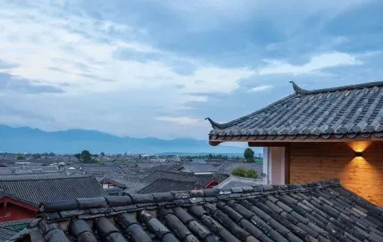 Yijian Yunkuan · Beyond Streams & Hills｜Laid‑back Days Panoramic Private‑Tub Retreat (Sifang Street)