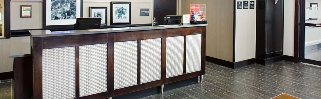 Hampton Inn & Suites Lansing West