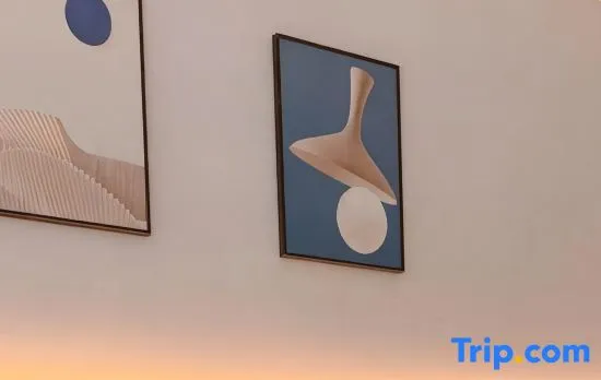Orange hotel