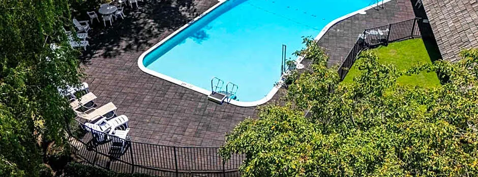 Fireside Inn & Suites Portland