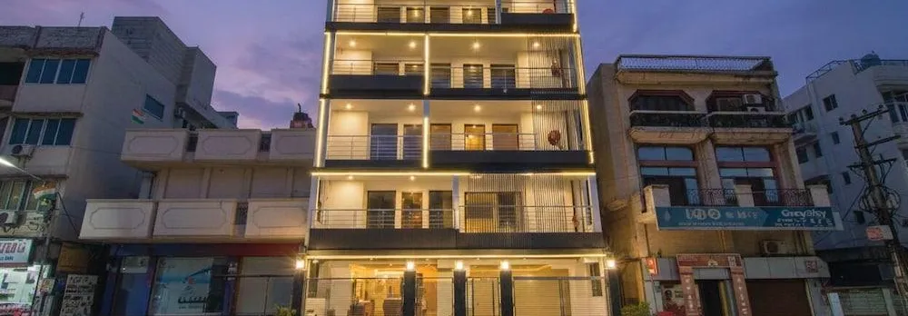 Fabhotel Sky Suites Karkardooma