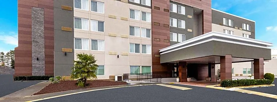 La Quinta Inn & Suites by Wyndham Lynnwood