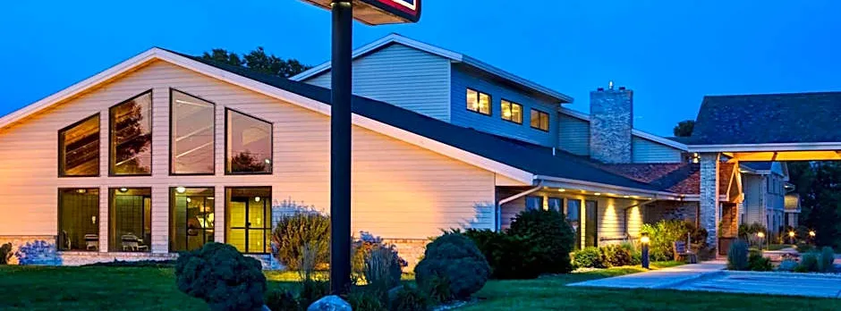 AmericInn by Wyndham Iowa Falls
