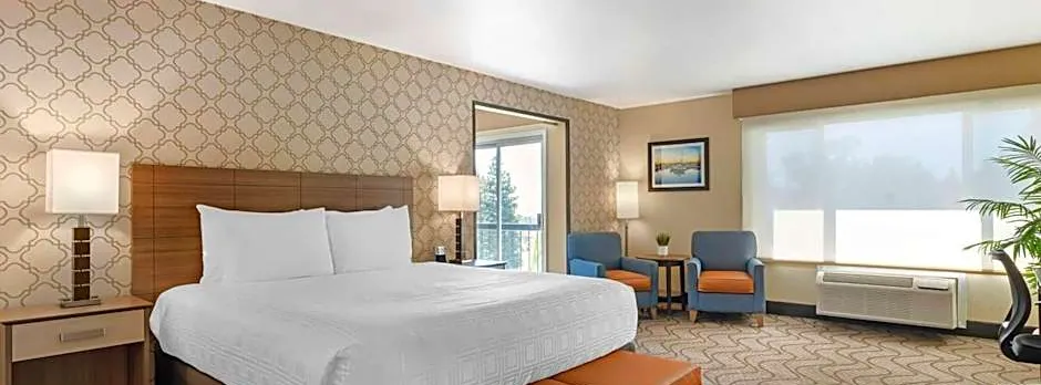 Best Western Plus Heritage Inn