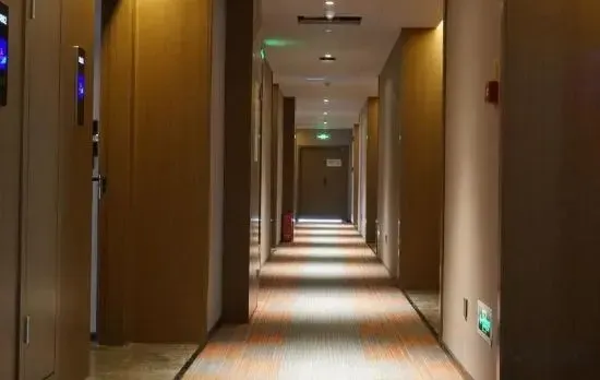 GreenTree Eastern Hotel (Chongqing Jiefangbei Qixinggang Metro Station)