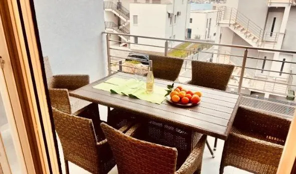 Apartment with Swimming Pool Lagotto