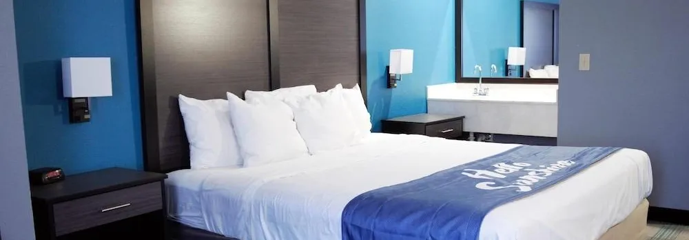Days Inn by Wyndham Montgomery