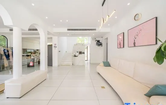 Weiran Designer Homestay