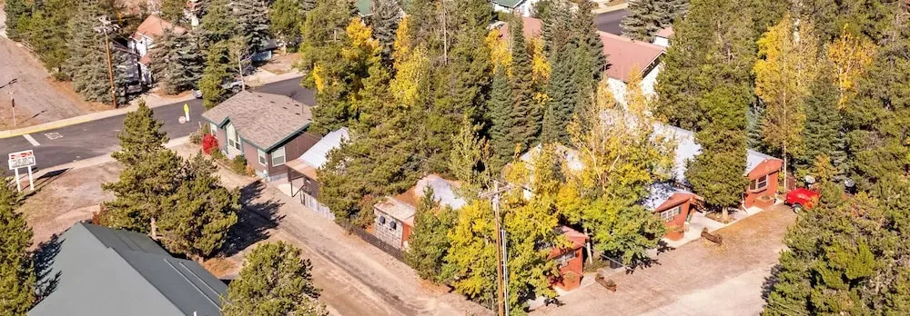Gateway to Yellowstone! Cabin < 1 Mi to Nat'l Park