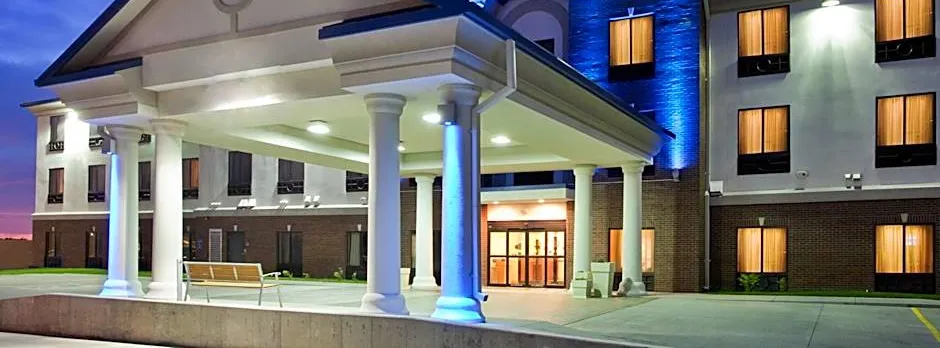 Holiday Inn Express Hotel & Suites McPherson By IHG
