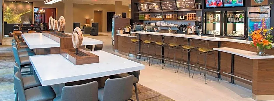 Courtyard by Marriott Holland Downtown