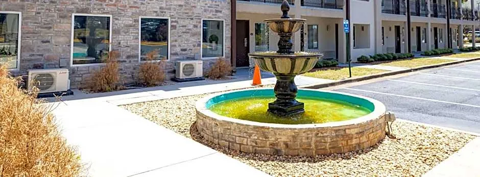 Baymont by Wyndham College Park Atlanta Airport South