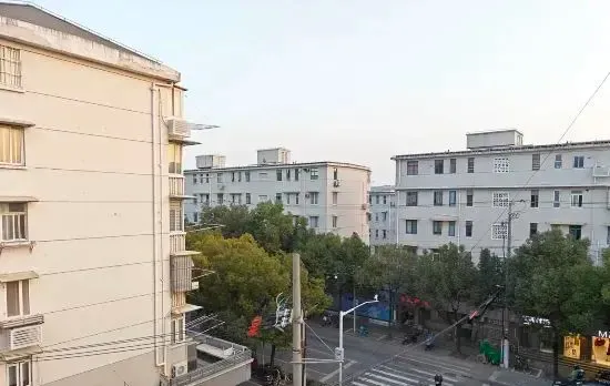 Horizon Esports Hotel (Shanghai Pengpu Xincun Metro Station Branch)