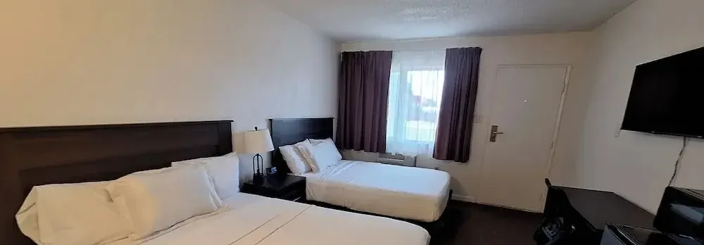 Leisure Lodge Motel
