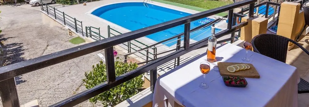 Ipsos Pool Apartments, Elena & Maria by Konnect
