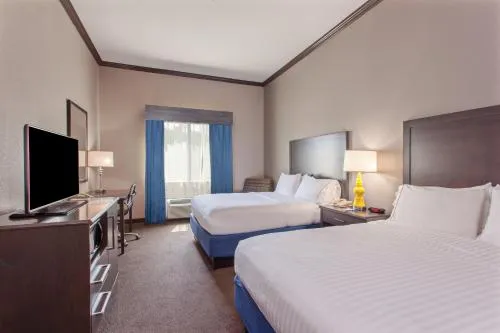 Holiday Inn Express Suites Wharton