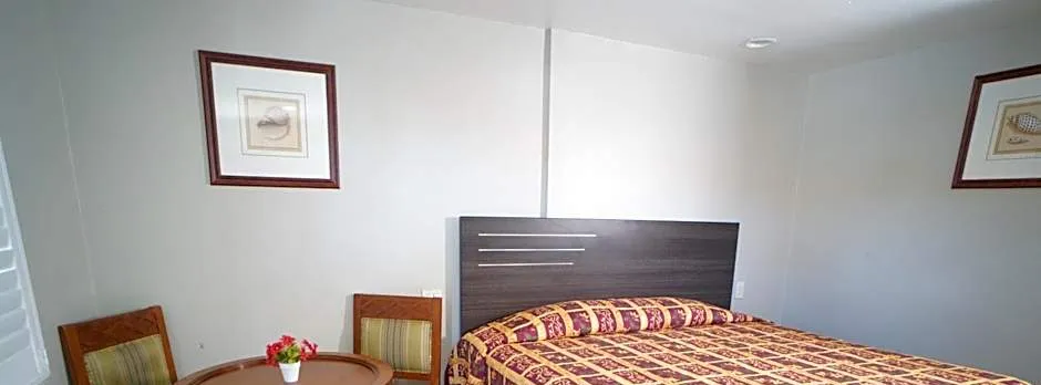 The Fly Inn Motel