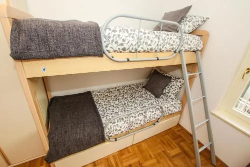 Apartment Gala with balcony and private parking