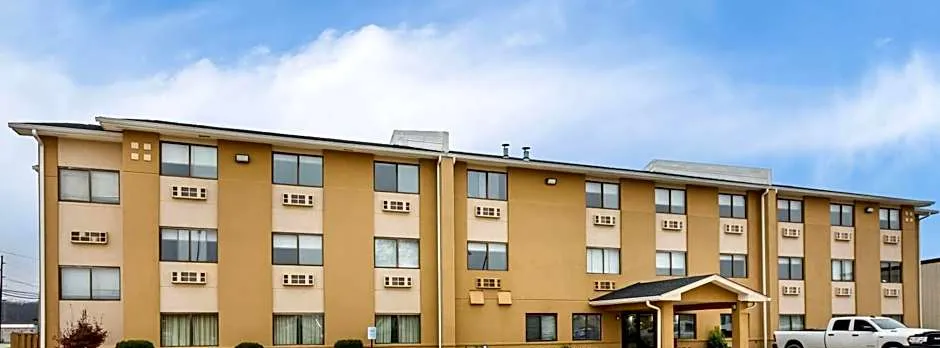 Super 8 by Wyndham Evansville East