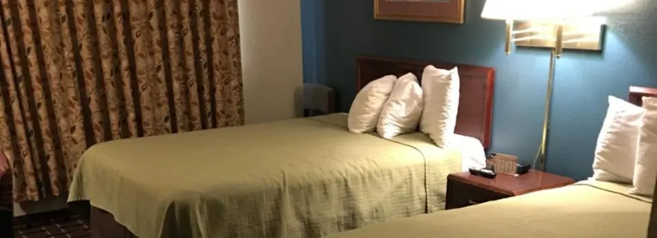 Faribault Hometown Inn & Suites